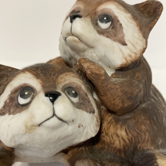 HOMCO
 Baby Raccoons Vintage 1454 Playful Babies Figurine Home Decor 3 x 4 in - Picture 9 of 12